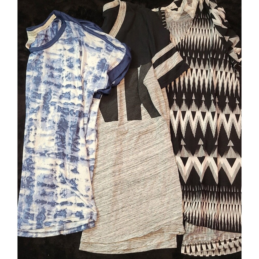 Lot Of 3 Woman's Size Large Short Sleeve Tops